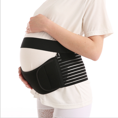 Femme enceinte portant la ceinture de grossesse Dooune, confort et maintien au quotidien